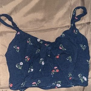 Hollister Crop Top Medium